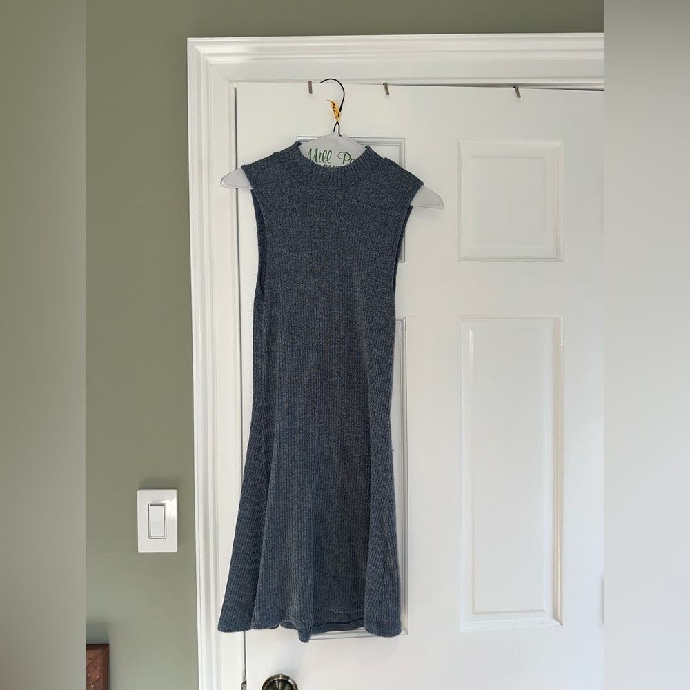 Sleeveless Gray Knit Dress